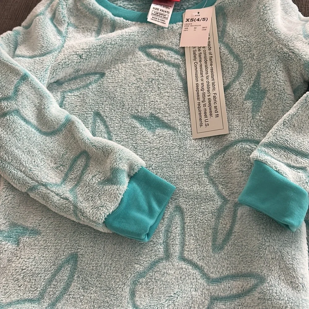 POKEMON Fluffy Cozy 2 piece Pajama XS (4/5) NWT